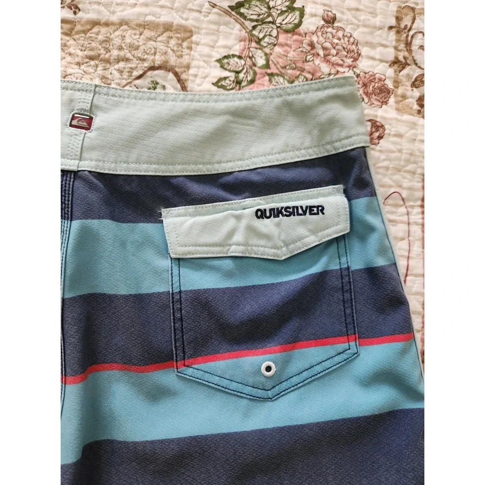 Quiksilver Men's Board Shorts Blue White‎ Striped Surfing Beach Size 34